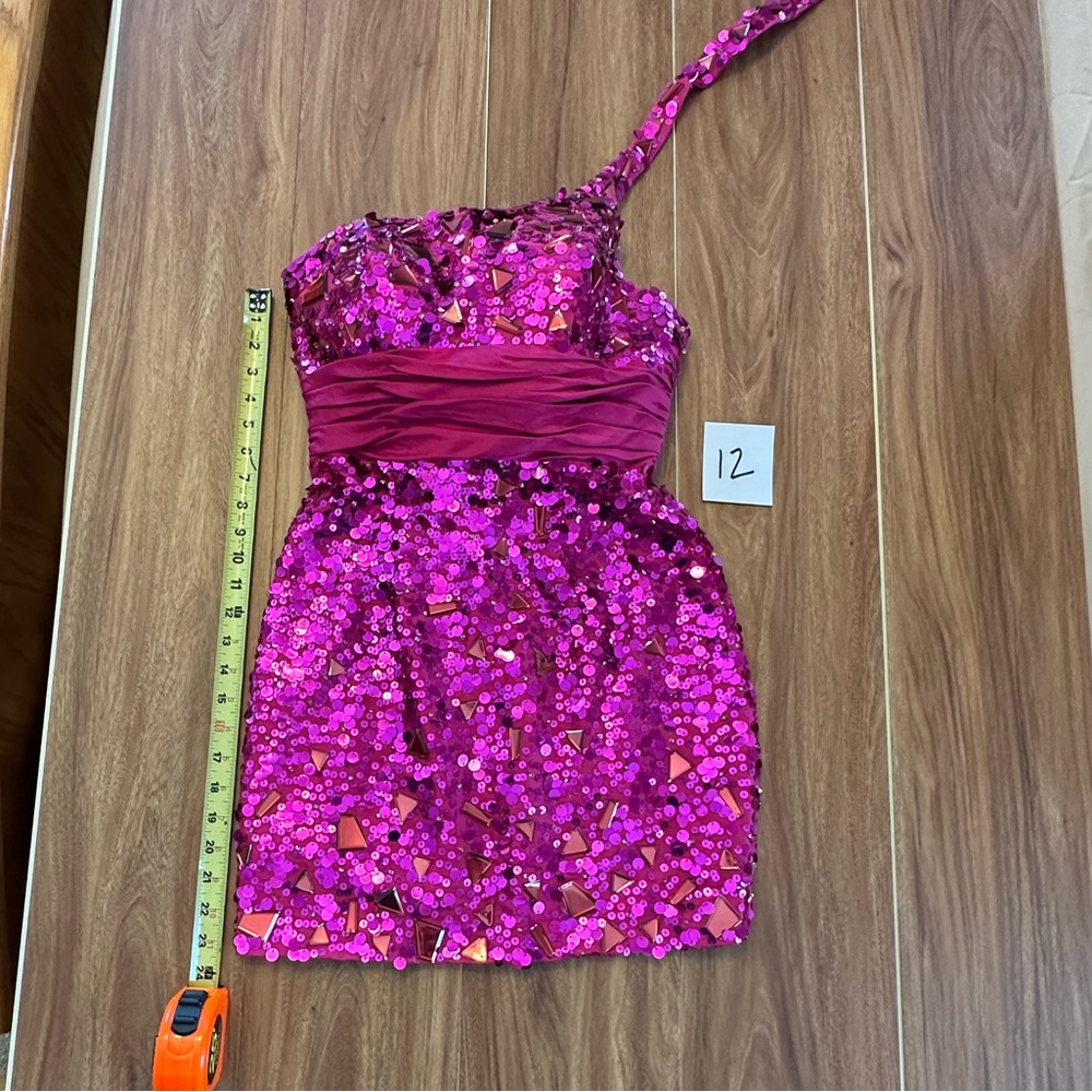 night Moves mini dress size 6. Pink